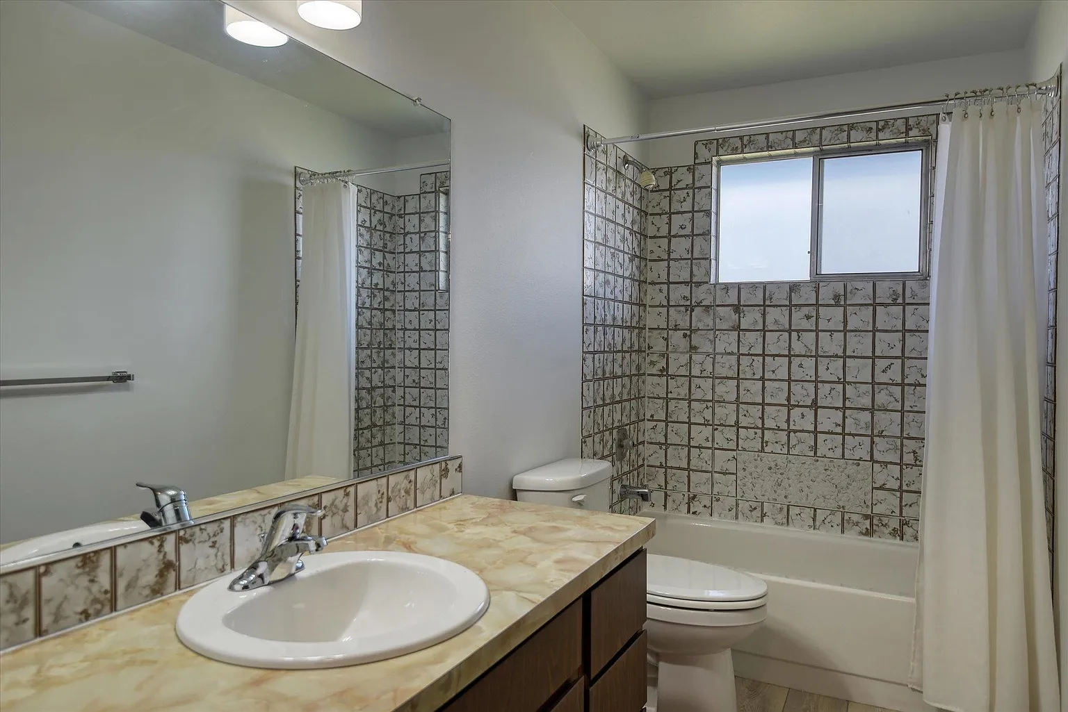 15e085438851c86dd065e181cc99ac1d uncropped scaled within 1536 1152